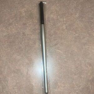 NIP- Pointed crease brush for eyeshadow